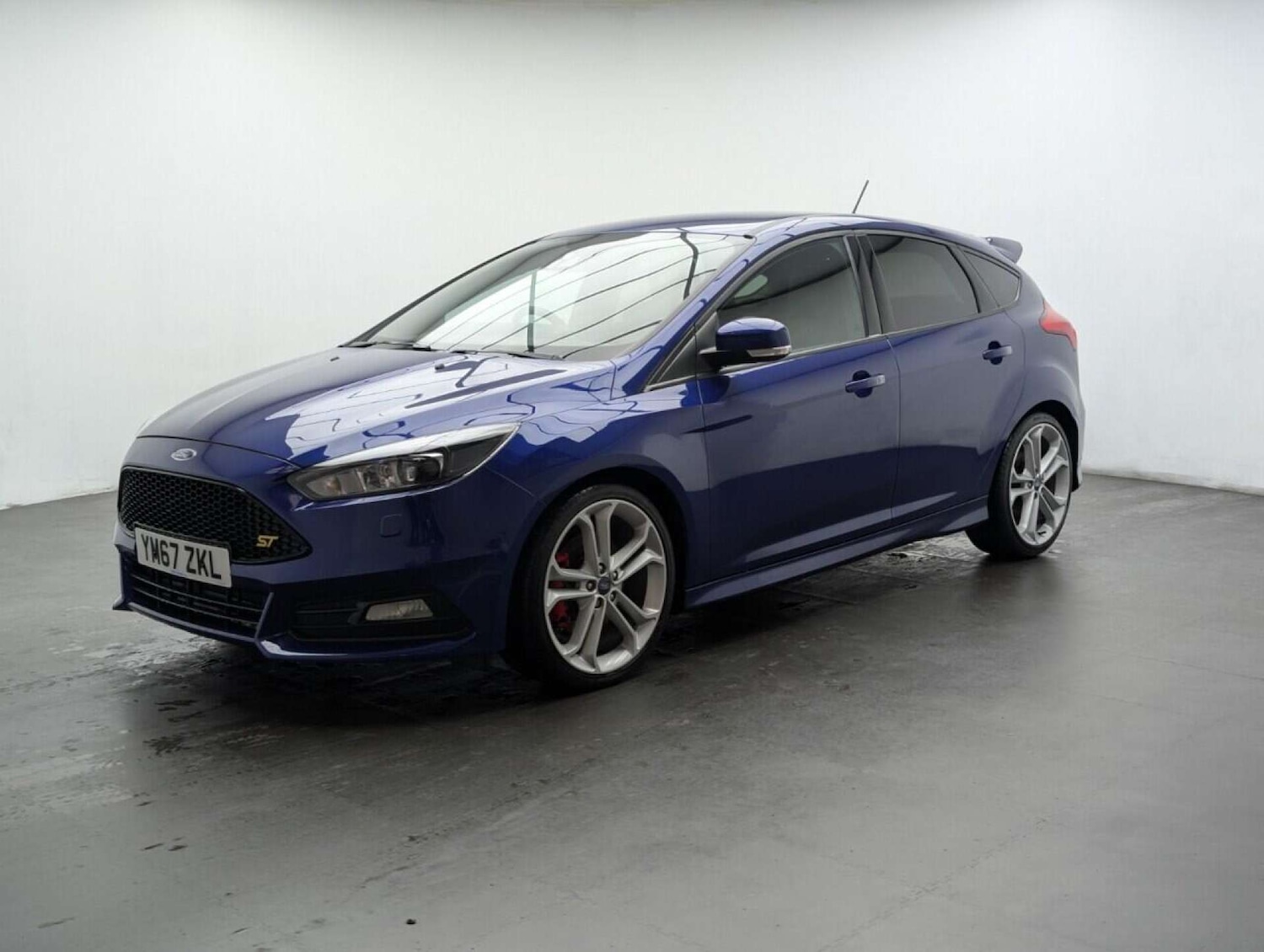 Used Ford Focus 2017 for sale - 77714355: Photo 4