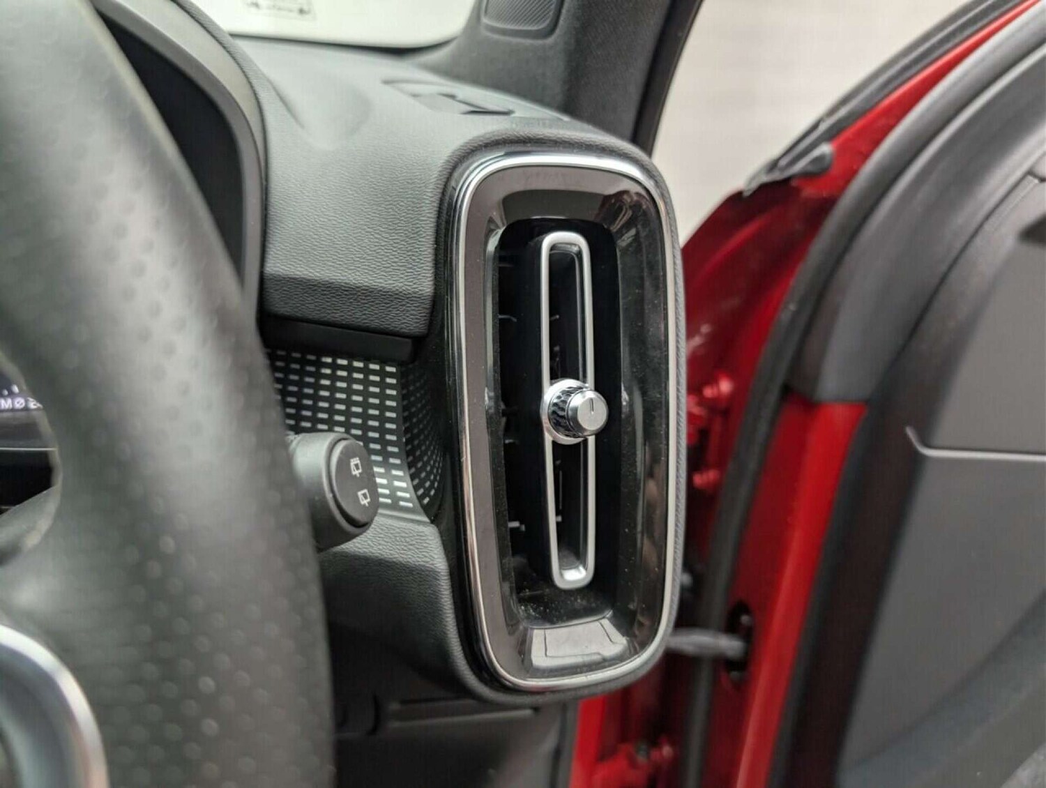 Used Volvo XC40 2018 for sale - 77713740: Photo 17