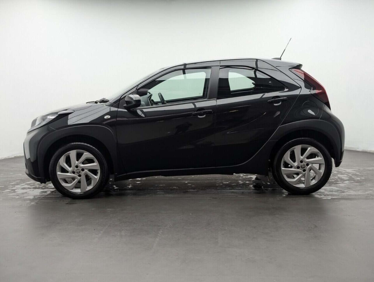 Used Toyota Aygo X 2024 for sale - 77713229: Photo 5
