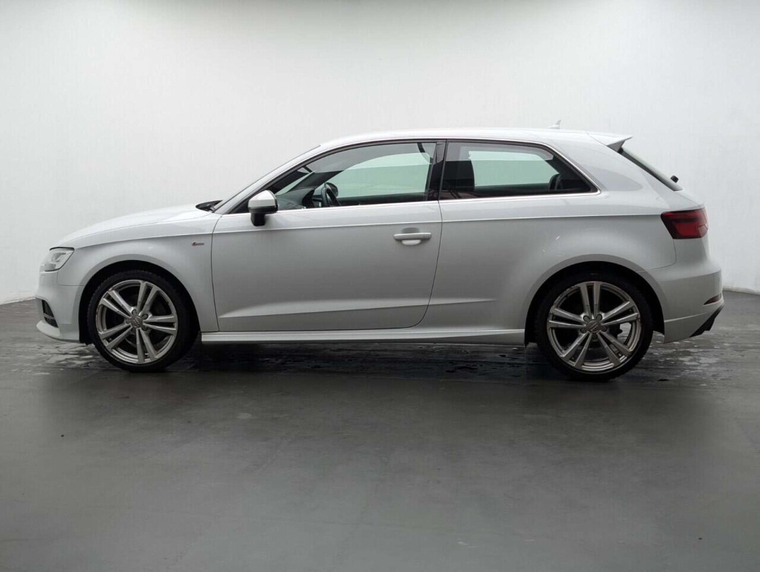 Used Audi A3 2017 for sale - 77714186: Photo 5