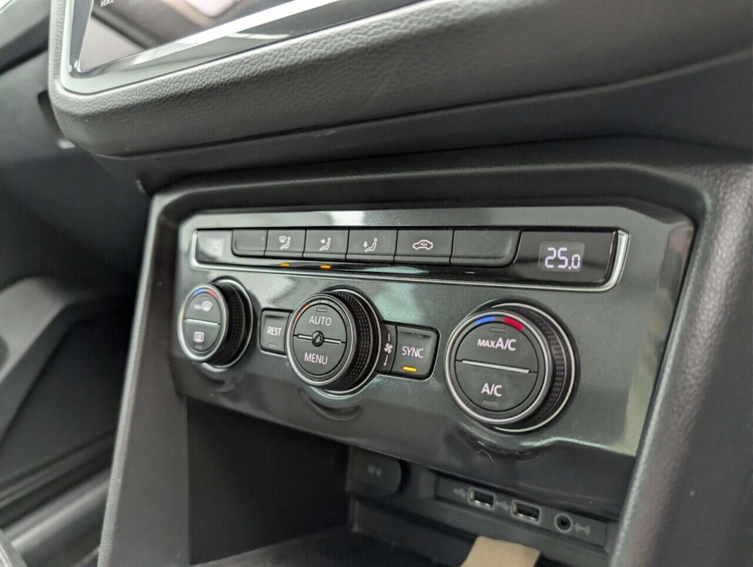 Used Volkswagen Tiguan 2019 for sale - 77714340: Photo 15