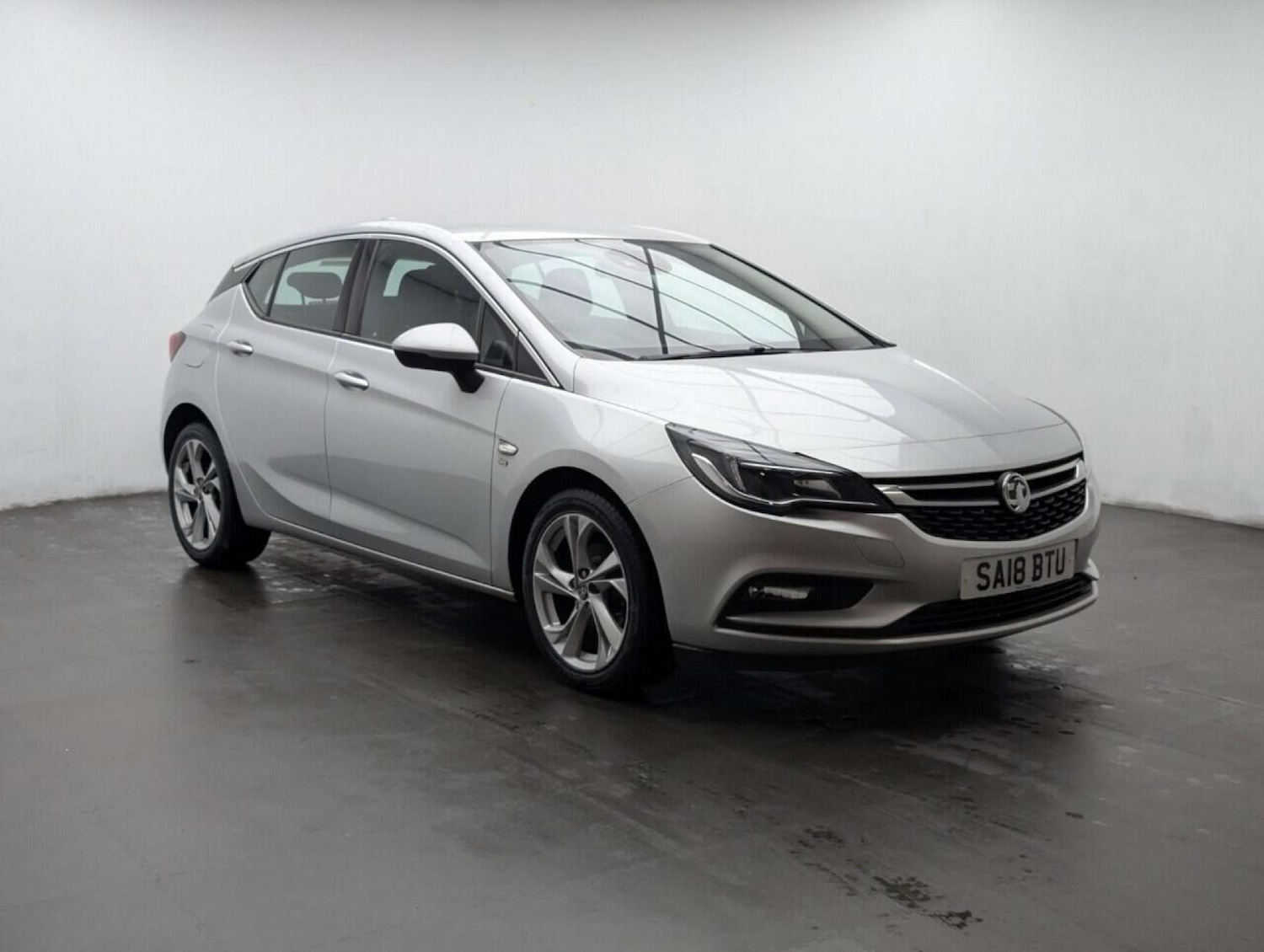Used Vauxhall Astra 2018 for sale - 77713751: Photo 2