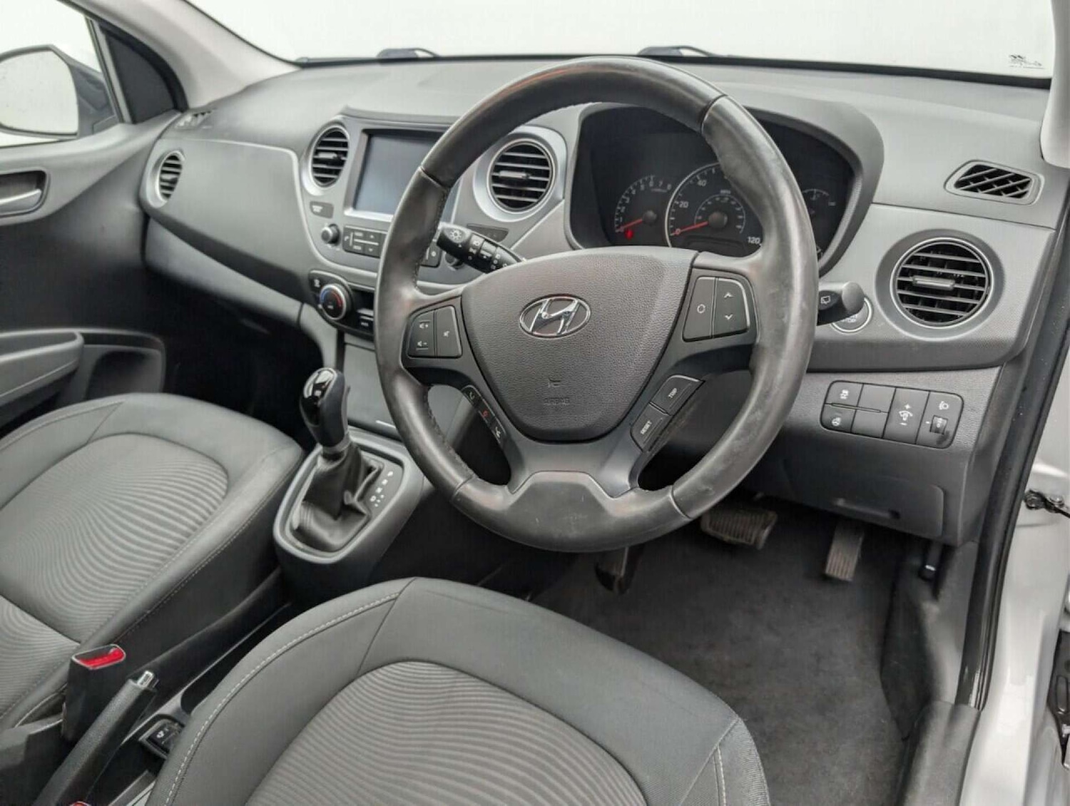 Used Hyundai i10 2019 for sale - 77713212: Photo 10