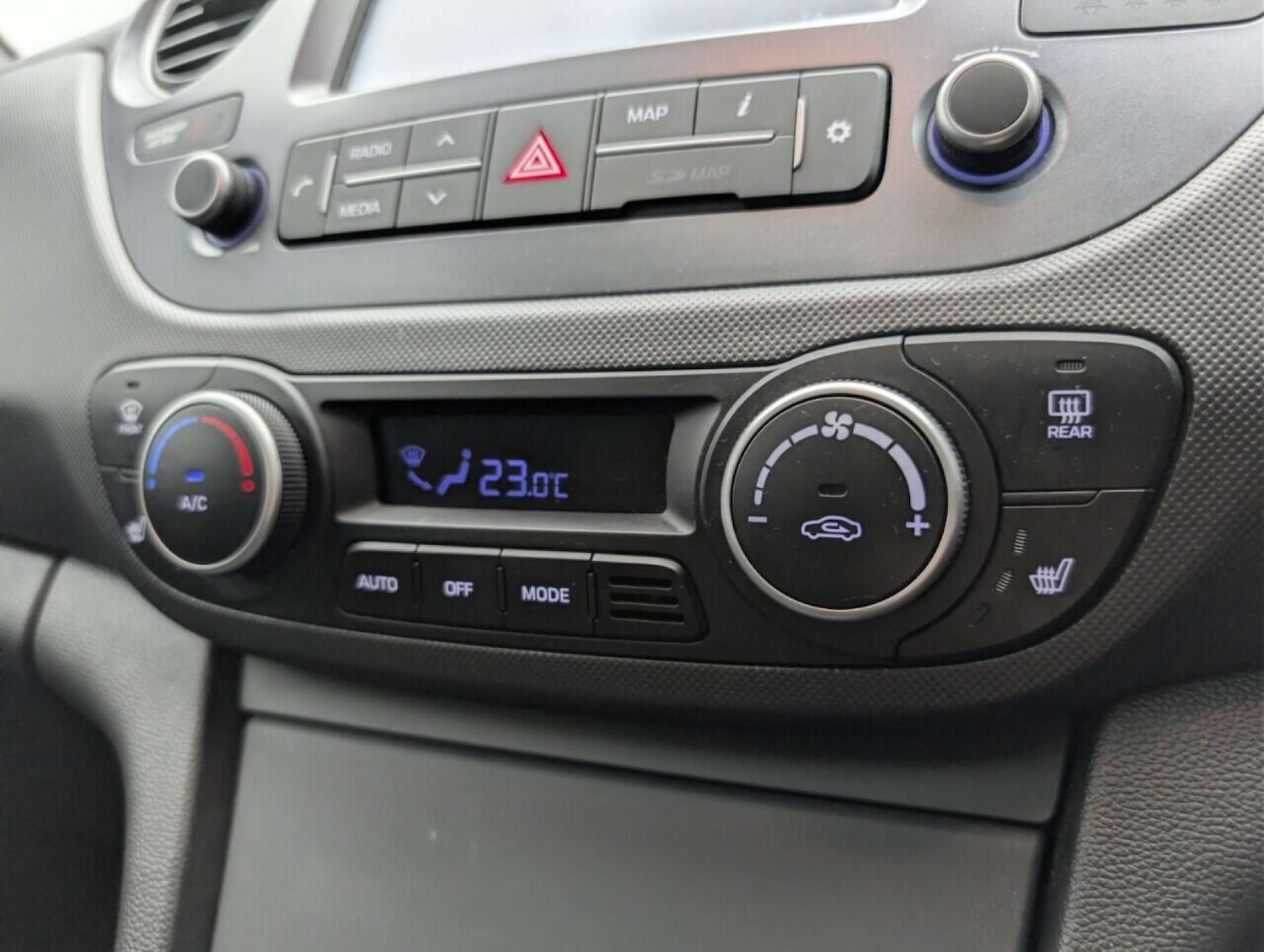 Used Hyundai i10 2019 for sale - 77713212: Photo 14