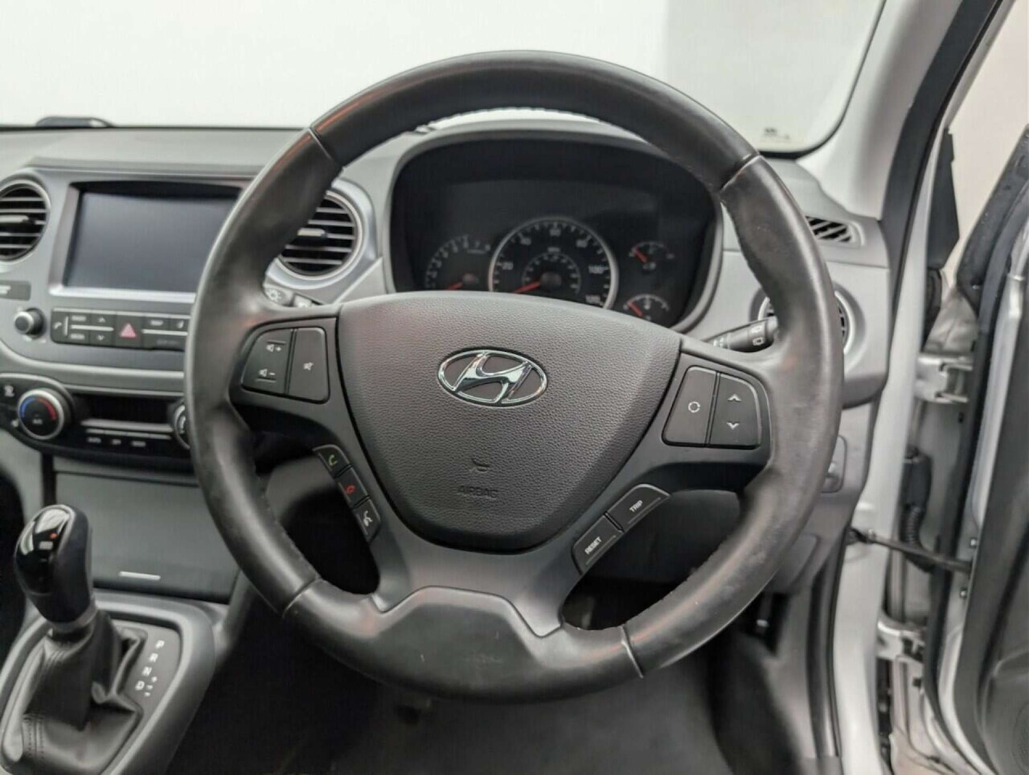 Used Hyundai i10 2019 for sale - 77713212: Photo 21