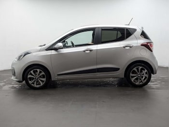 Used Hyundai i10 2019 for sale - 77713212: Photo