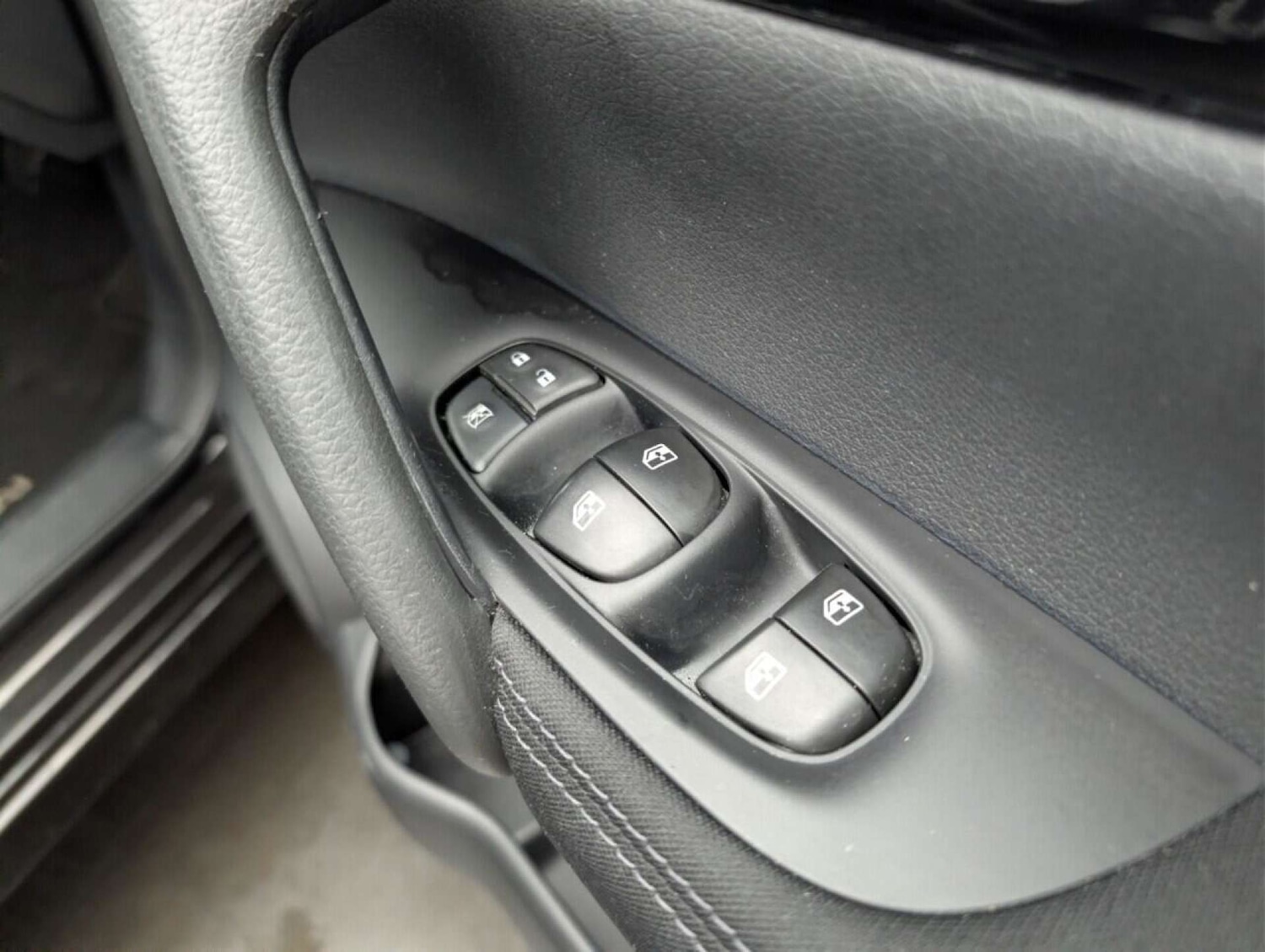 Used Nissan Qashqai 2018 for sale - 77713893: Photo 30