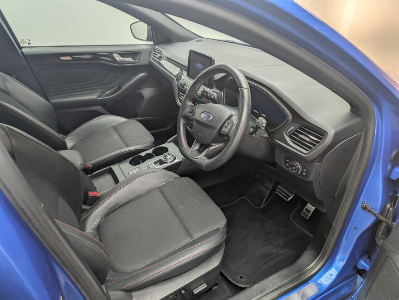 Used Ford Focus 2021 for sale - 76422930: Photo 11