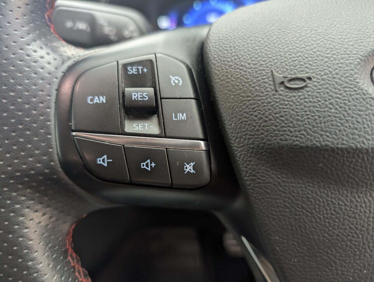 Used Ford Focus 2021 for sale - 76422930: Photo 20