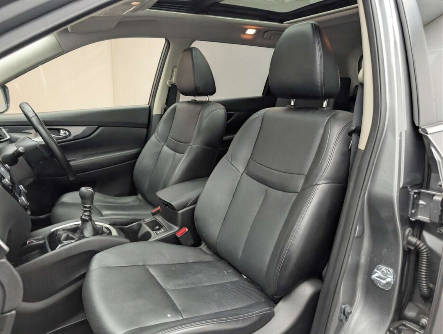 Used Nissan X-Trail 2015 for sale - 77714845: Photo 28