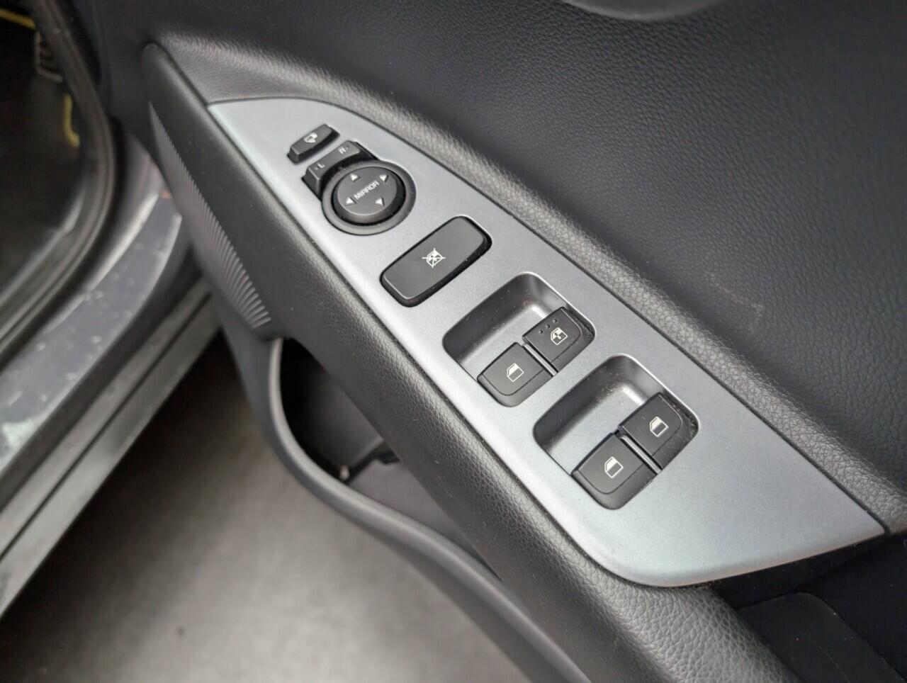 Used Kia Stonic 2022 for sale - 76423512: Photo 22