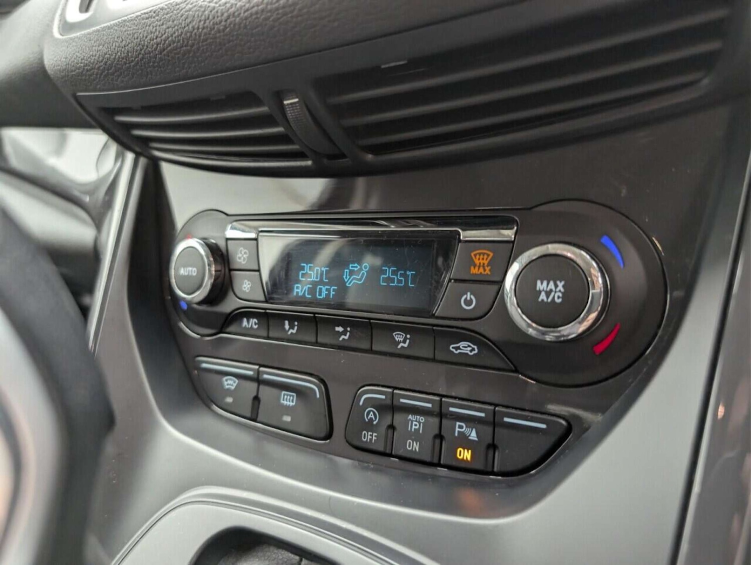 Used Ford Kuga 2016 for sale - 77713914: Photo 16