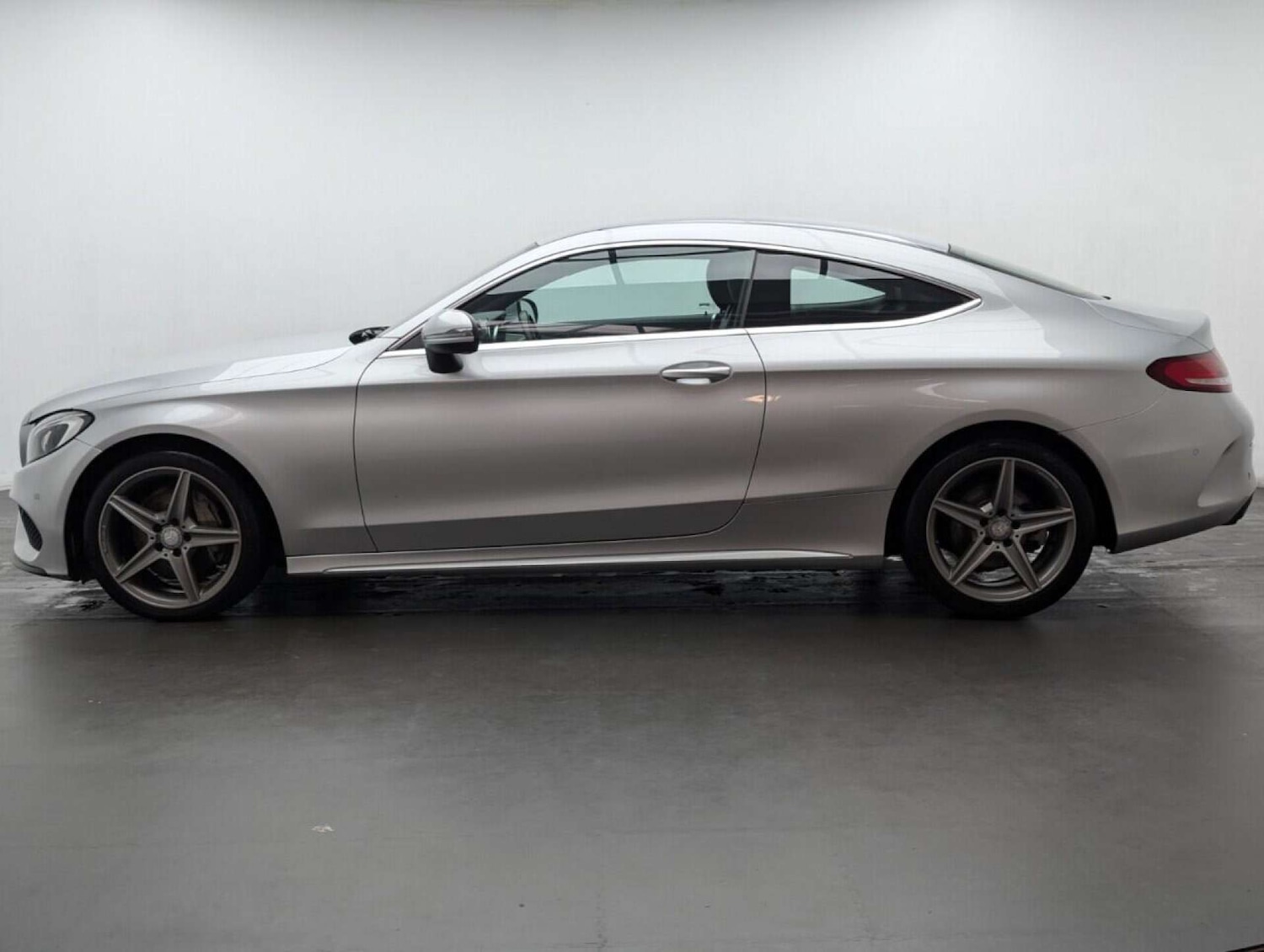 Used Mercedes-Benz C Class 2016 for sale - 77714930: Photo 5