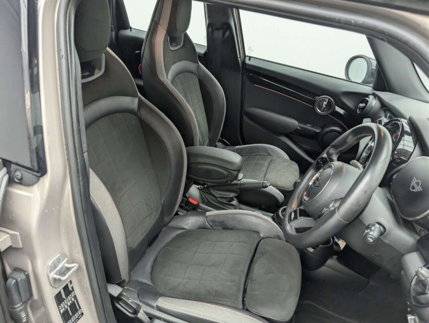 Used MINI Hatch 2021 for sale - 77713597: Photo 12