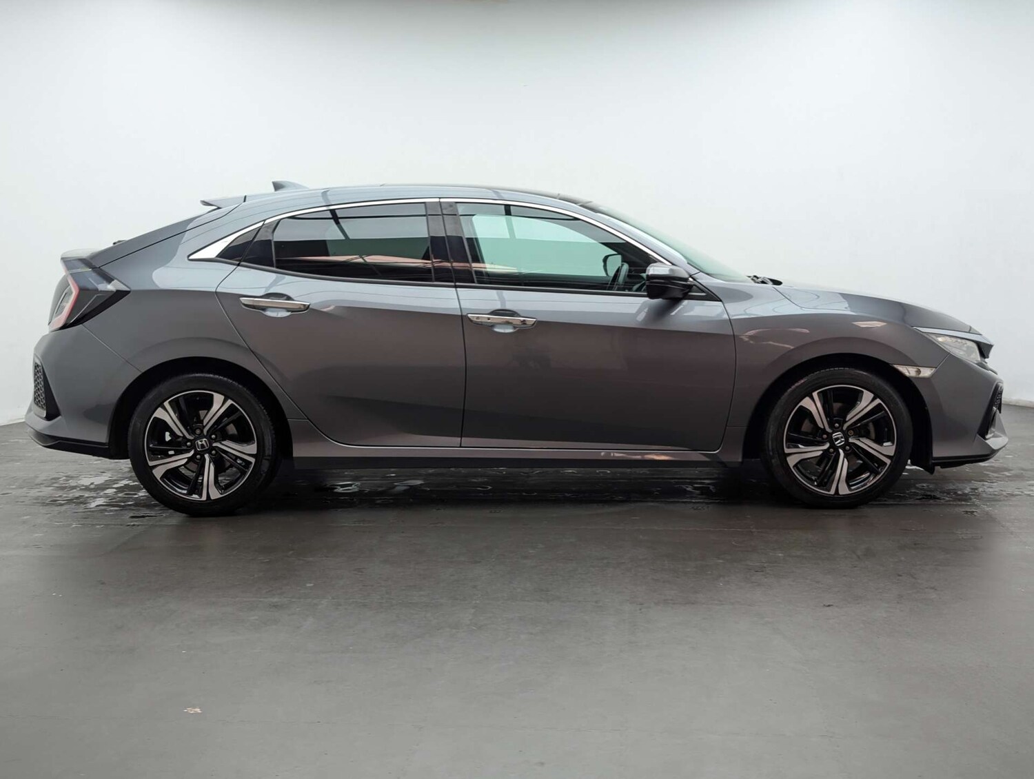 Used Honda Civic 2018 for sale - 77998557: Photo 11