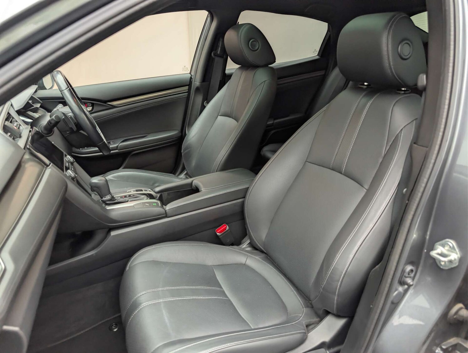 Used Honda Civic 2018 for sale - 77998557: Photo 14