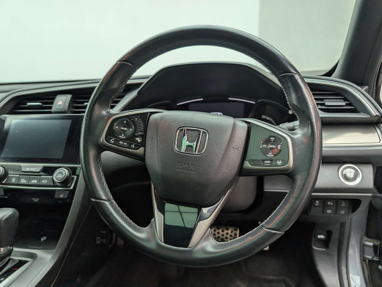 Used Honda Civic 2018 for sale - 77998557: Photo 25