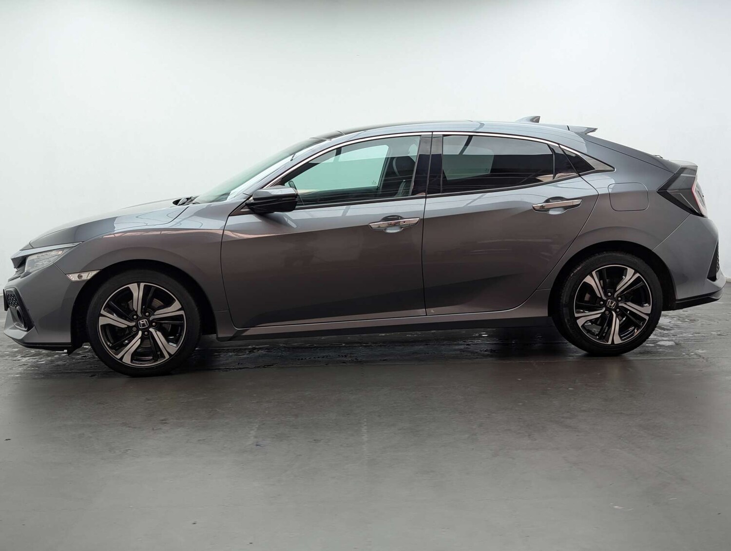 Used Honda Civic 2018 for sale - 77998557: Photo 6