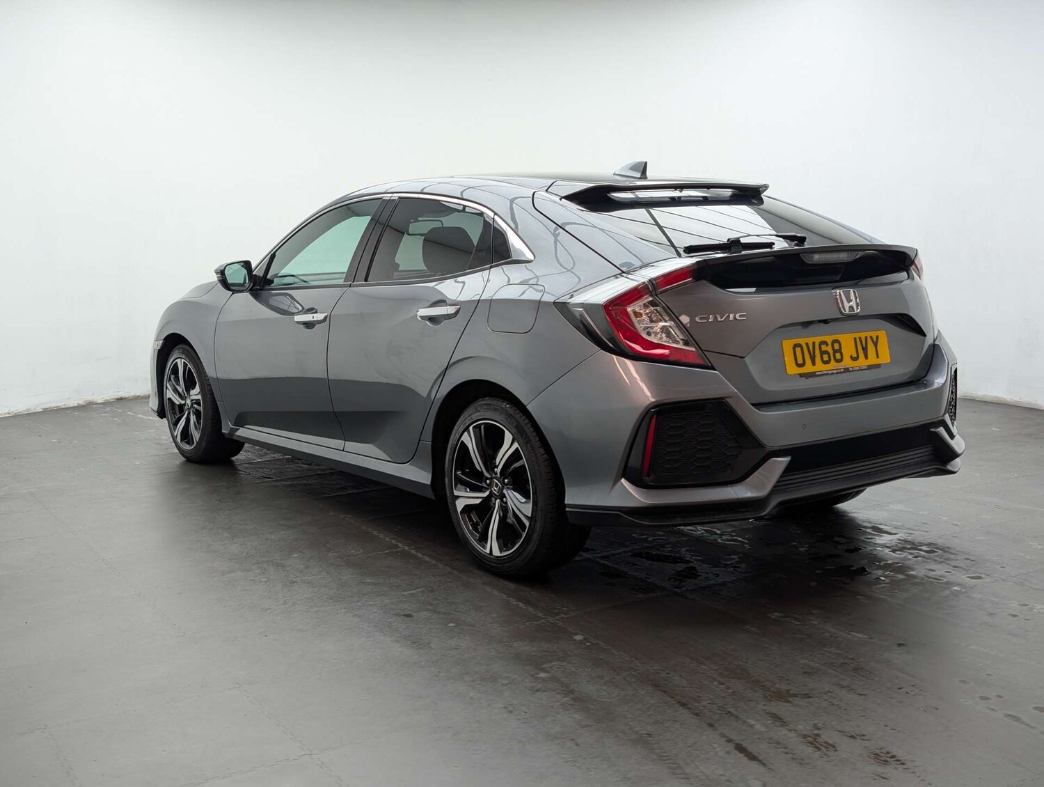 Used Honda Civic 2018 for sale - 77998557: Photo 7