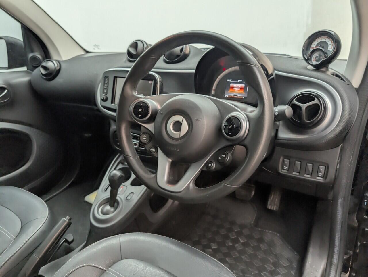 Used smart fortwo 2019 for sale - 77108924: Photo 11
