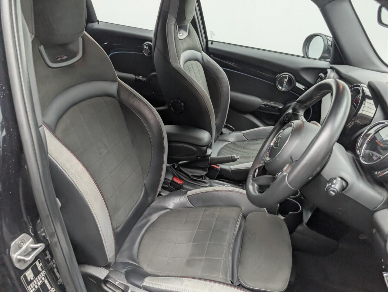 Used MINI Hatch 2022 for sale - 76633447: Photo 12