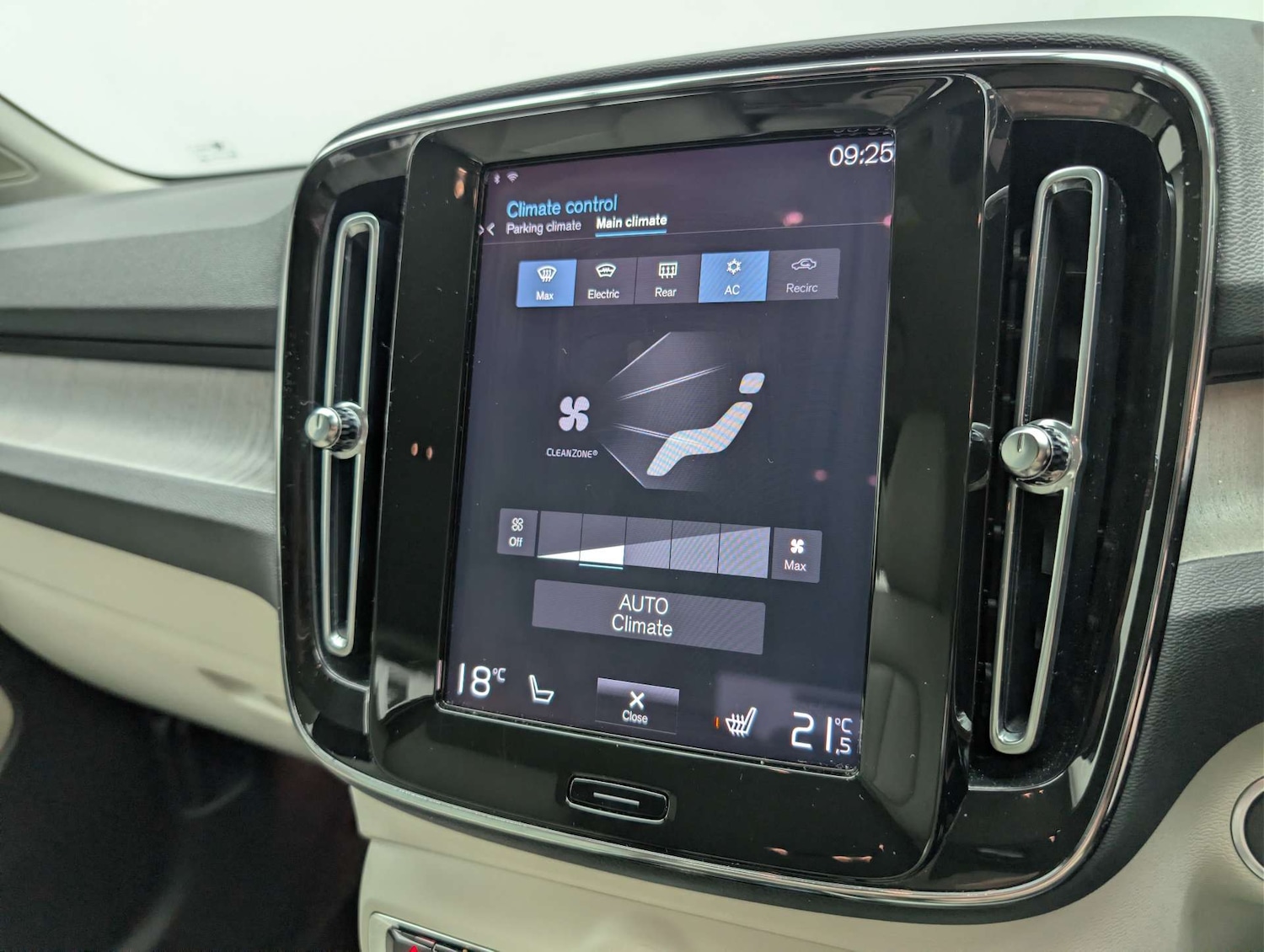 Used Volvo XC40 2021 for sale - 78014297: Photo 27