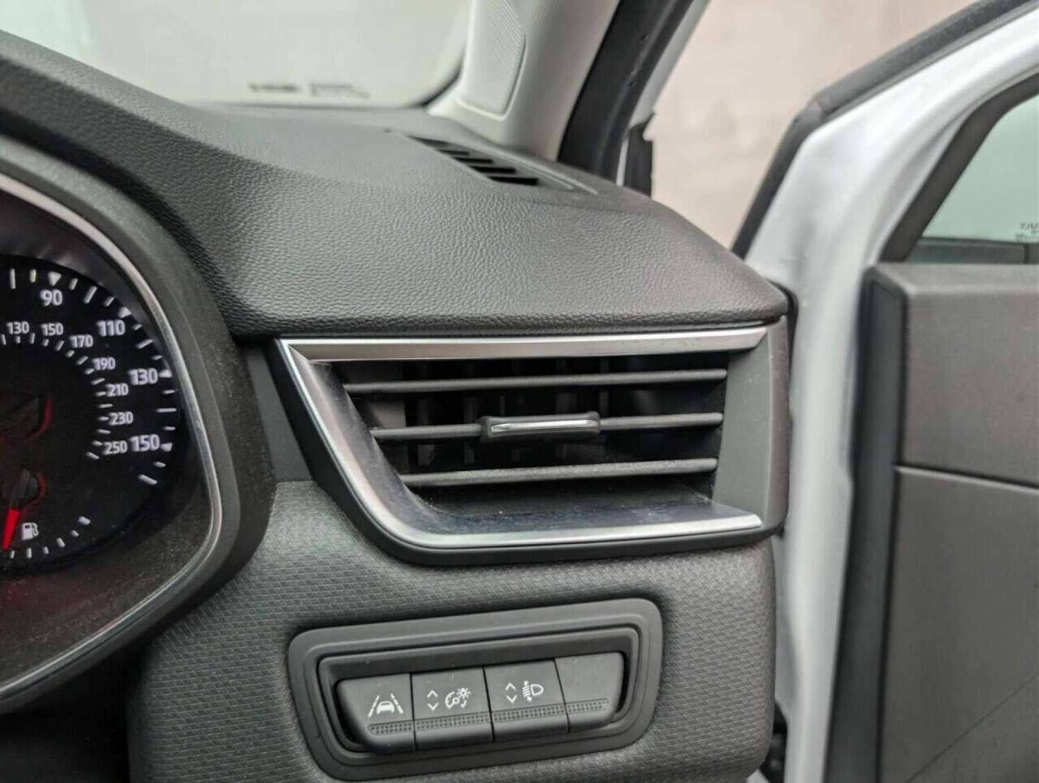 Used Renault Clio 2020 for sale - 77714303: Photo 21