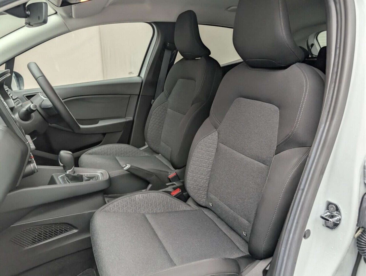 Used Renault Clio 2020 for sale - 77714303: Photo 28