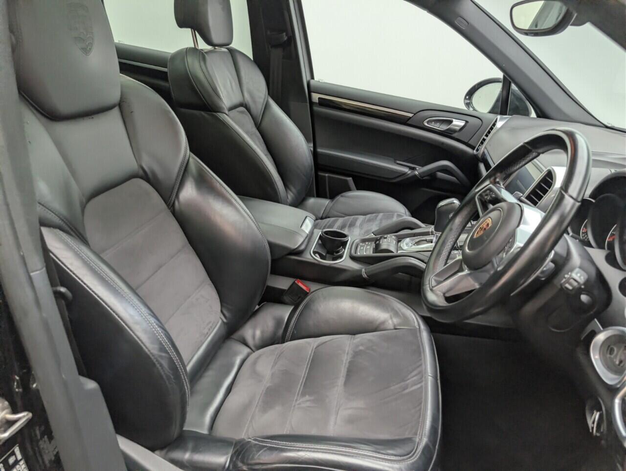 Used Porsche Cayenne 2016 for sale - 77574716: Photo 12