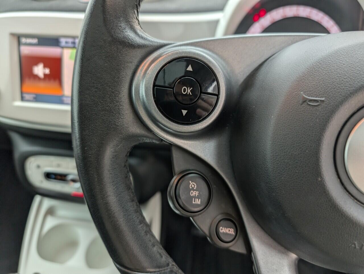 Used smart fortwo 2015 for sale - 76422799: Photo 19