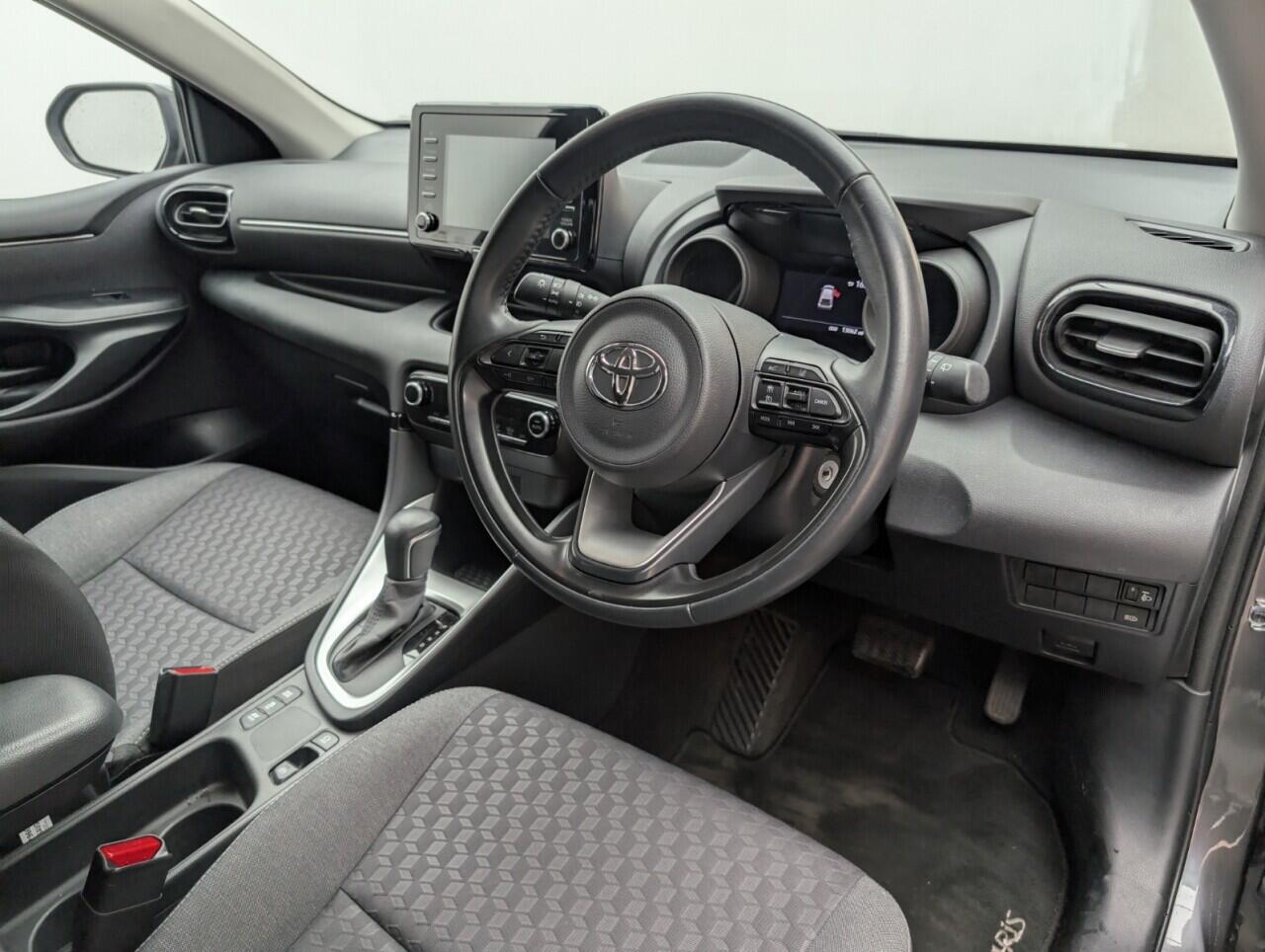 Used Toyota Yaris 2023 for sale - 76424543: Photo 11