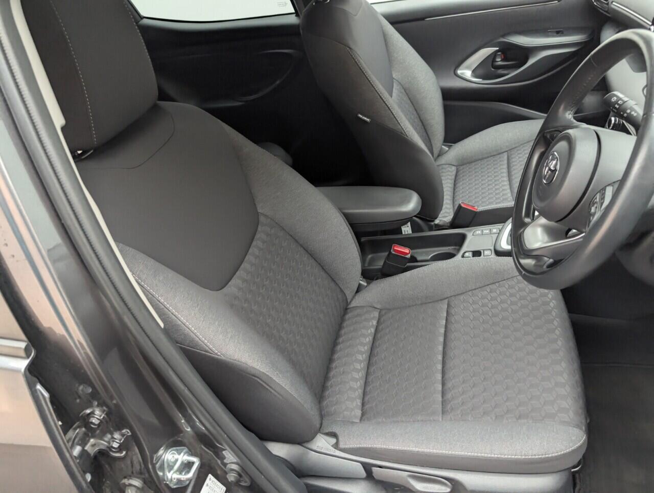 Used Toyota Yaris 2023 for sale - 76424543: Photo 12