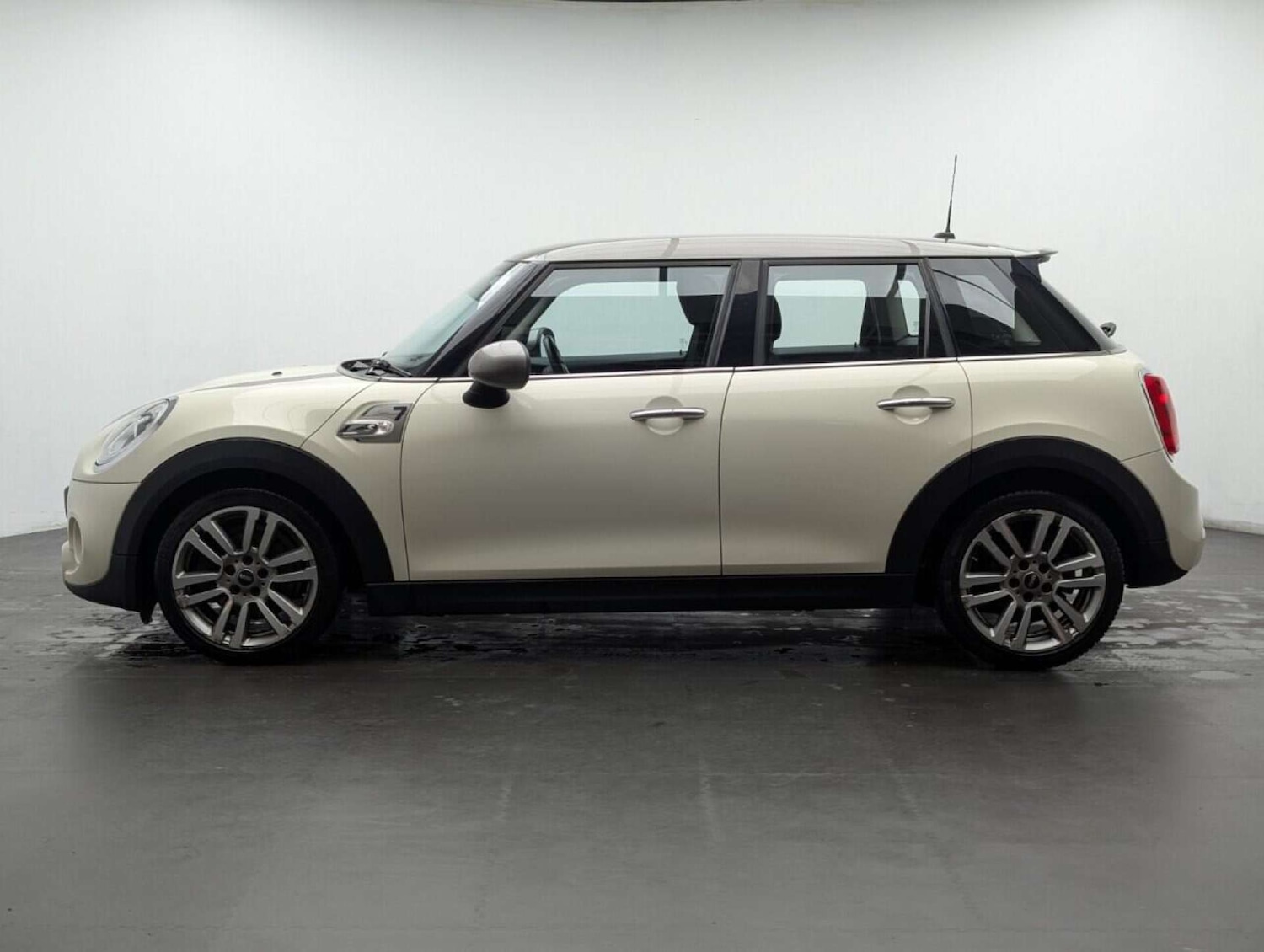 Used MINI Hatch 2018 for sale - 77713377: Photo 5