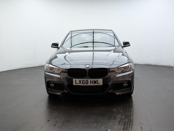 Used BMW 3 Series 2018 for sale - 76424100: Photo