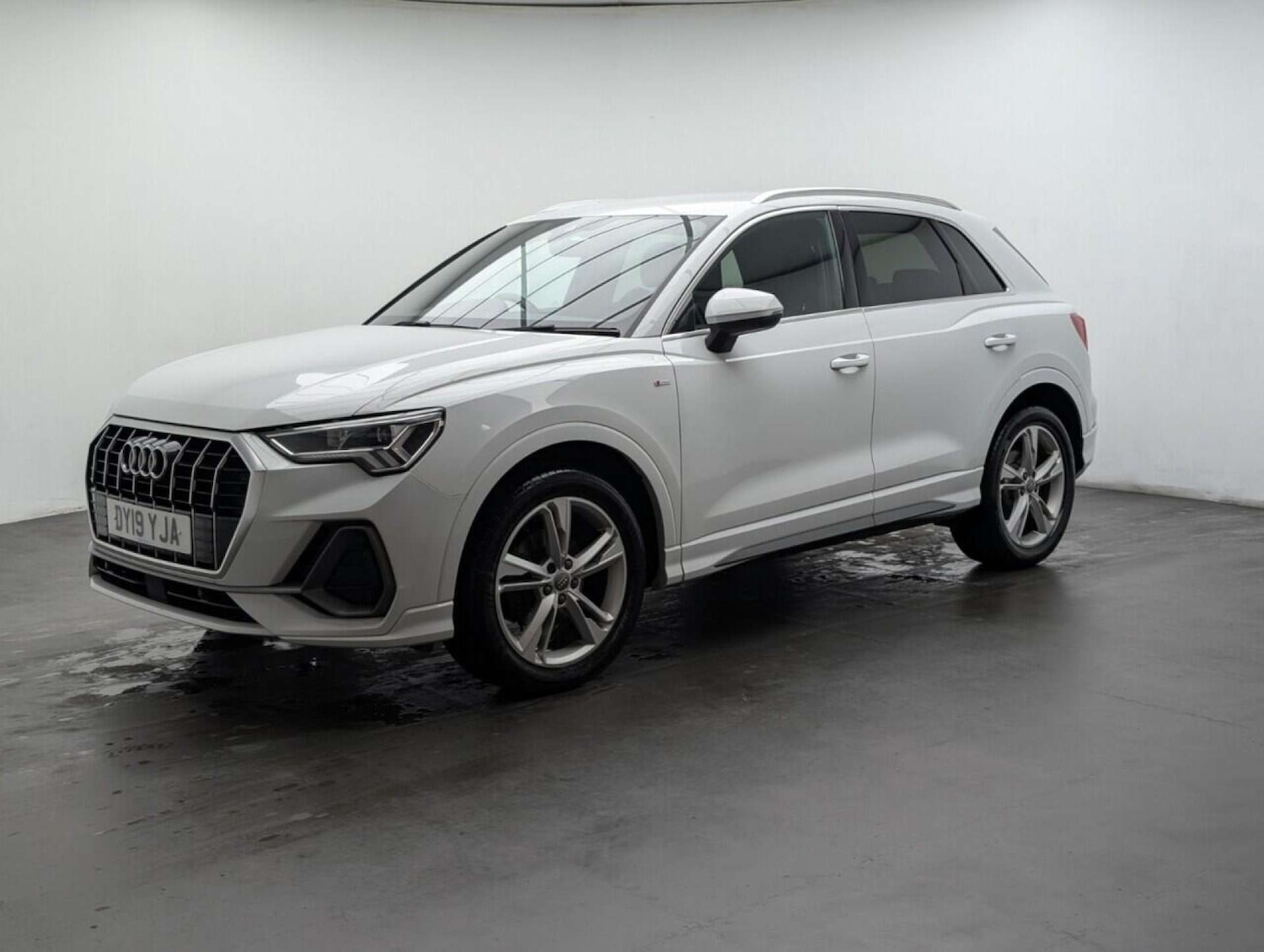Used Audi Q3 2019 for sale - 77713881: Photo 4
