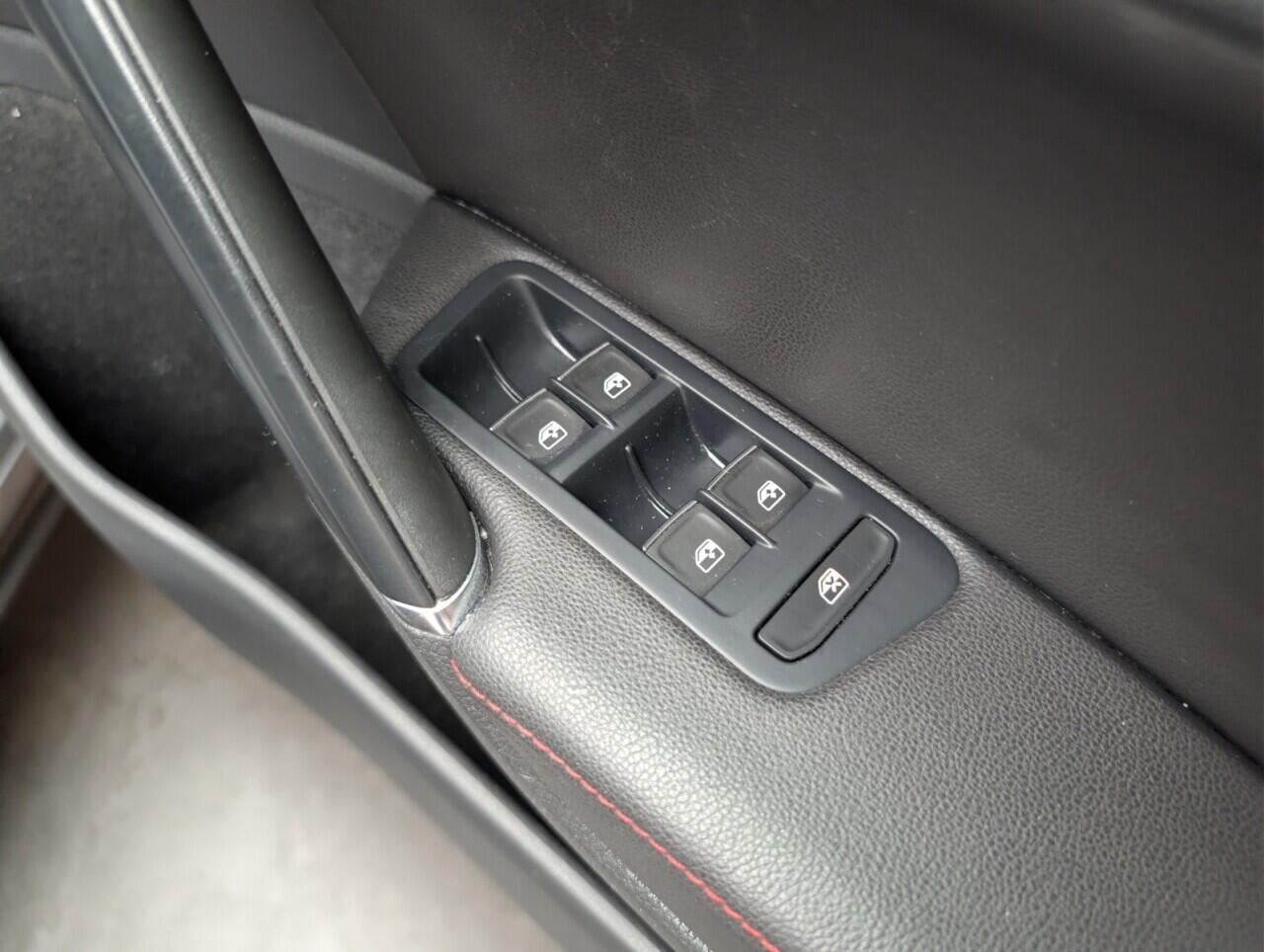 Used Volkswagen Golf 2017 for sale - 76613375: Photo 22