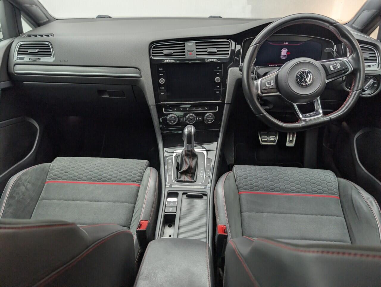 Used Volkswagen Golf 2017 for sale - 76613375: Photo 24