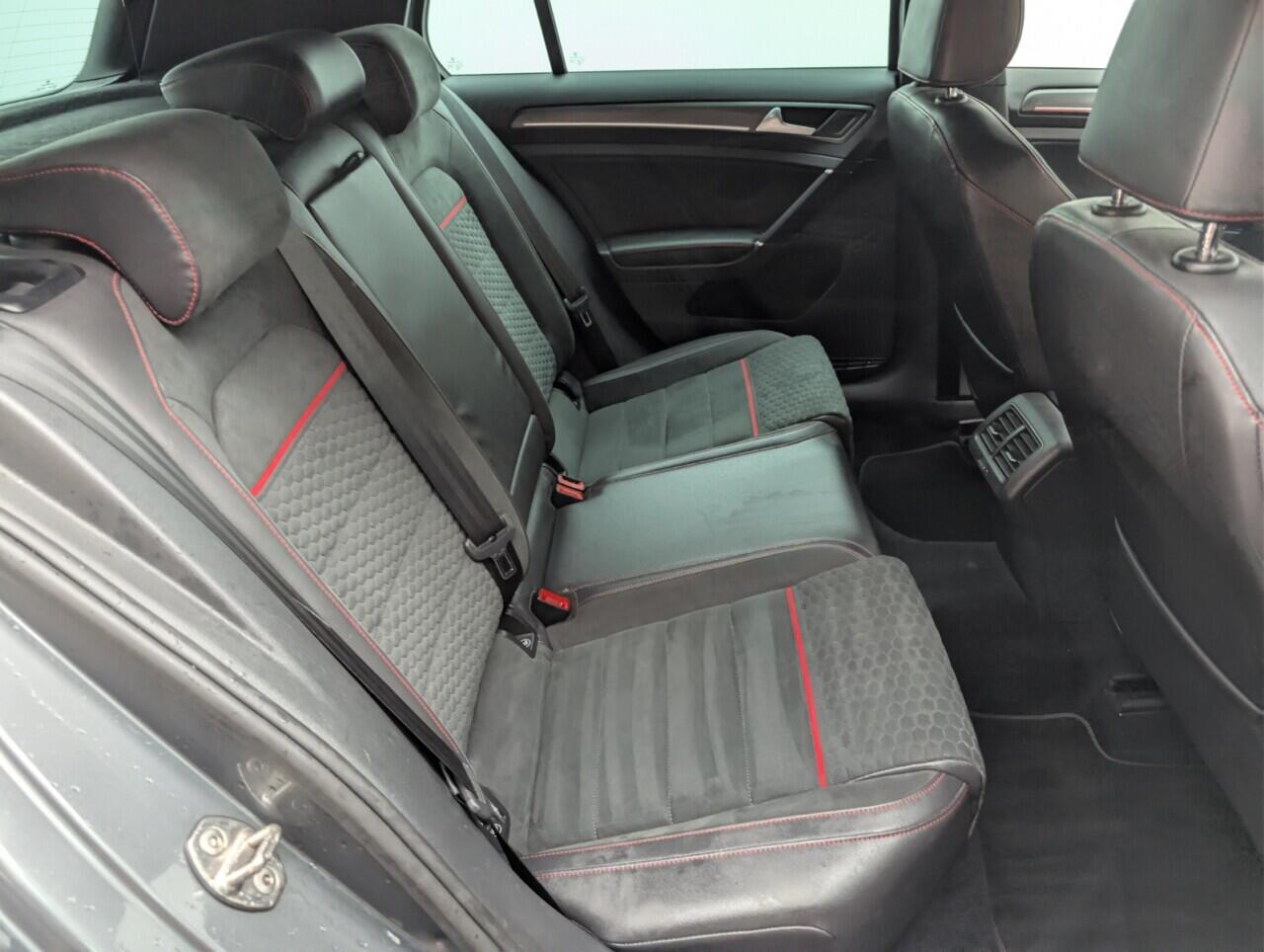 Used Volkswagen Golf 2017 for sale - 76613375: Photo 25