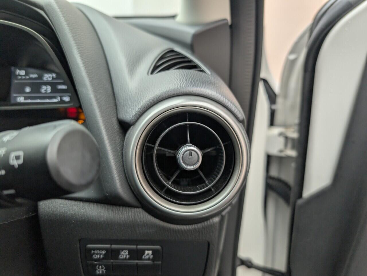 Used Mazda Mazda2 2022 for sale - 76424385: Photo 21