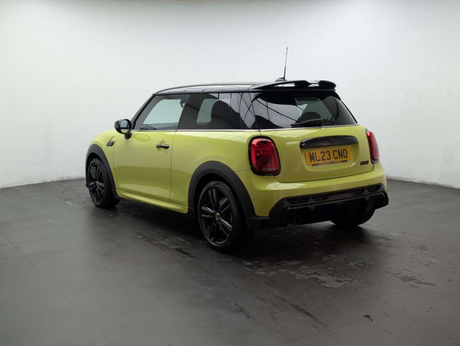 Used MINI Hatch 2023 for sale - 77713756: Photo 2