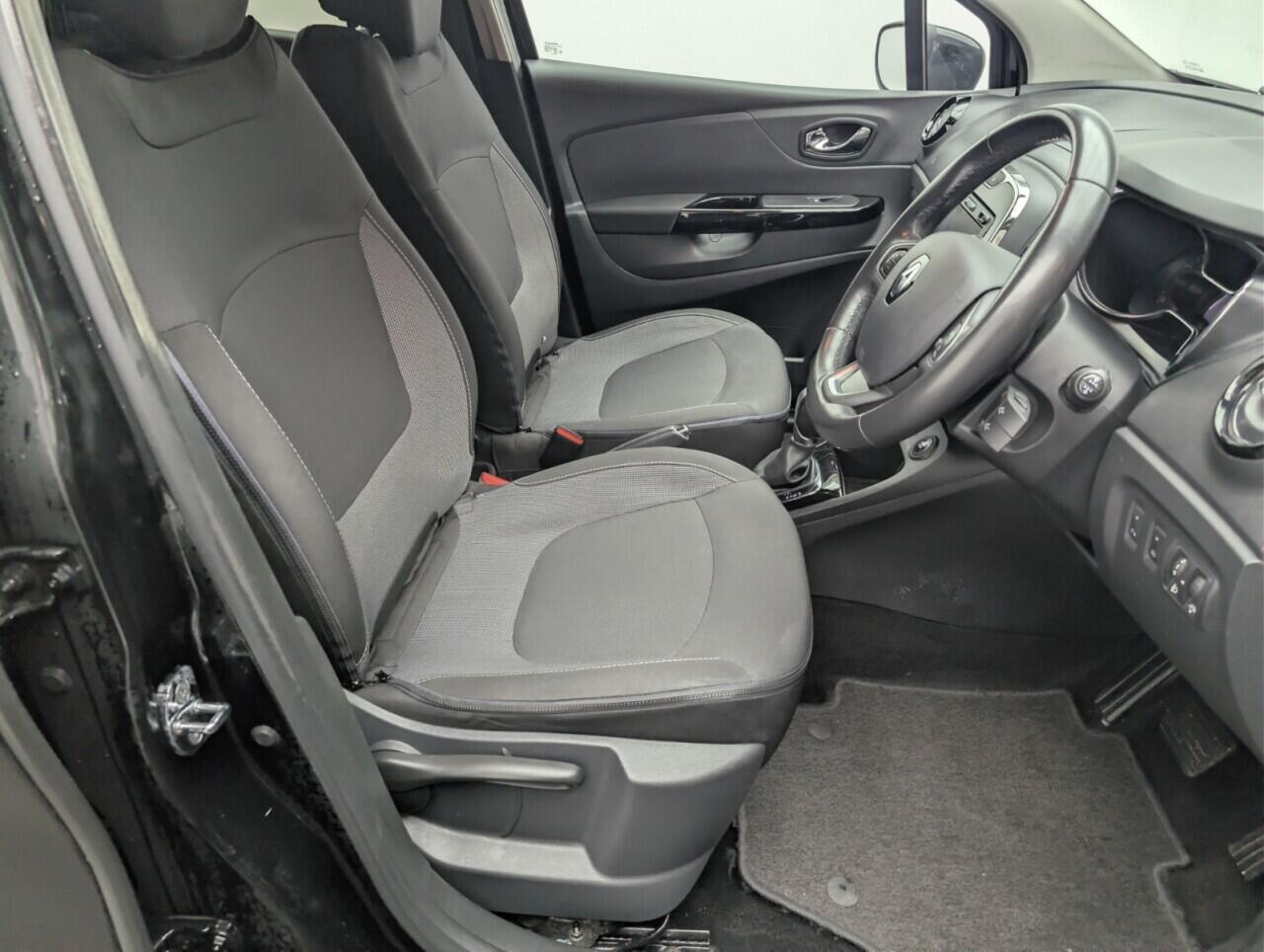 Used Renault Captur 2016 for sale - 77456115: Photo 12