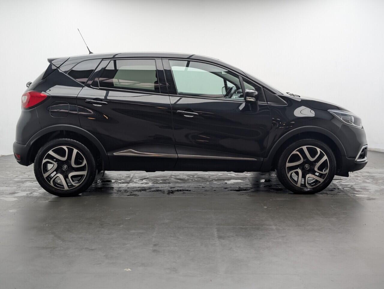 Used Renault Captur 2016 for sale - 77456115: Photo 9