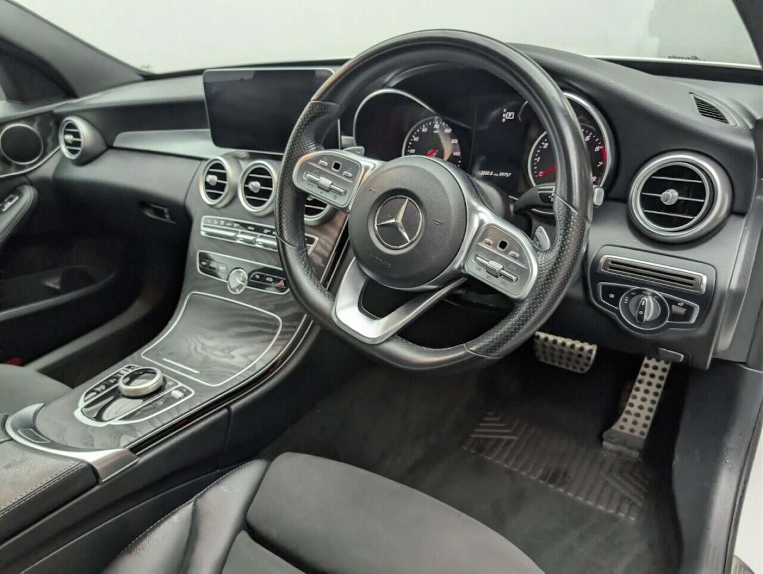 Used Mercedes-Benz C Class 2019 for sale - 77714944: Photo 11