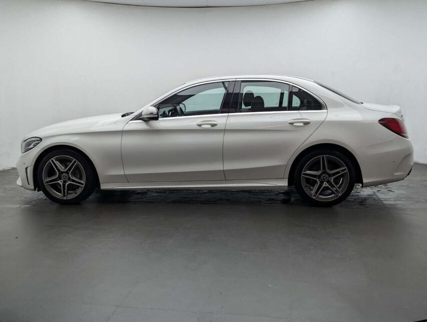 Used Mercedes-Benz C Class 2019 for sale - 77714944: Photo 5