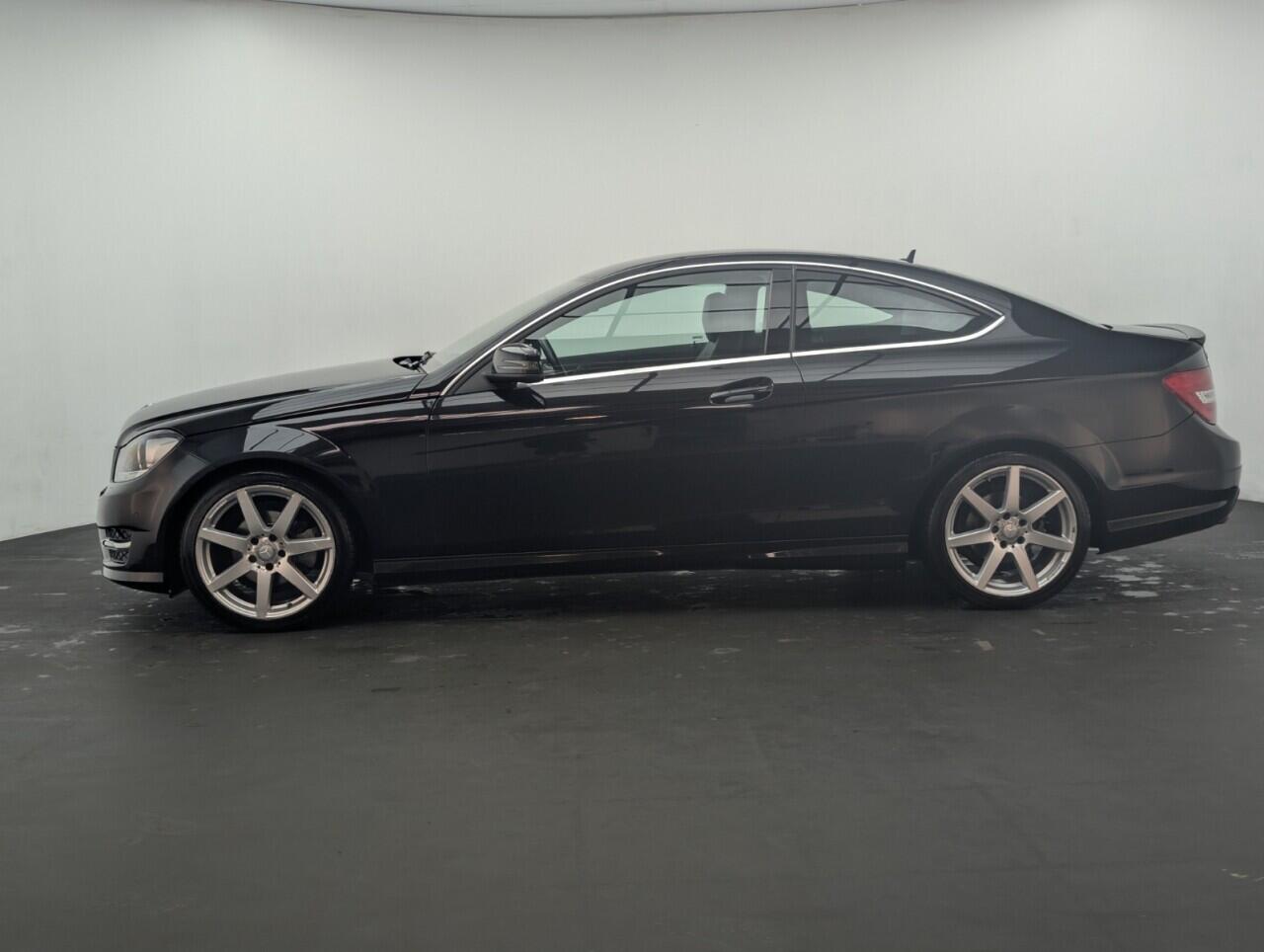 Used Mercedes-Benz C Class 2015 for sale - 76424393: Photo 5