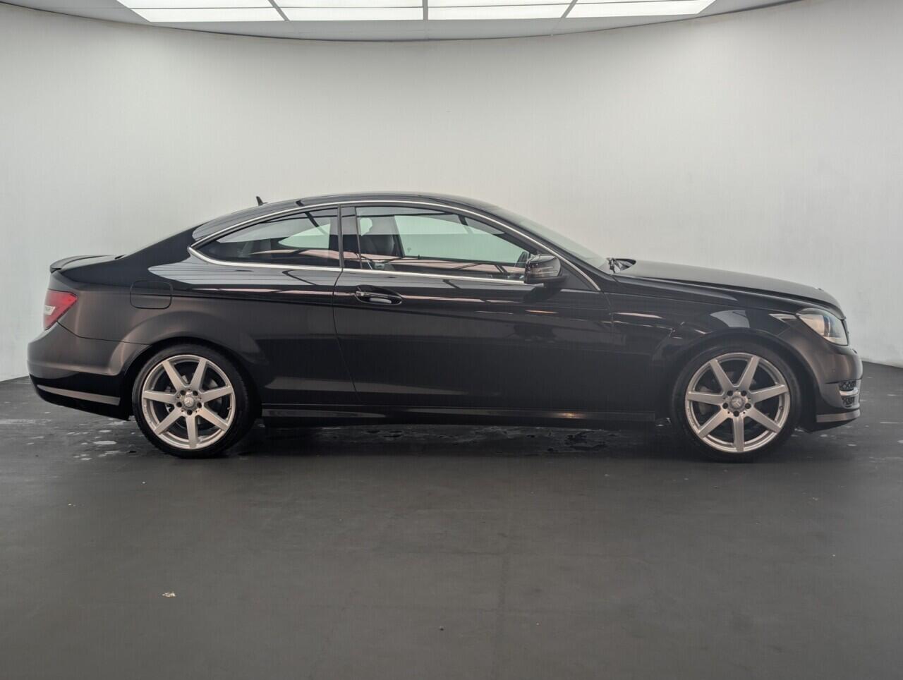 Used Mercedes-Benz C Class 2015 for sale - 76424393: Photo 9