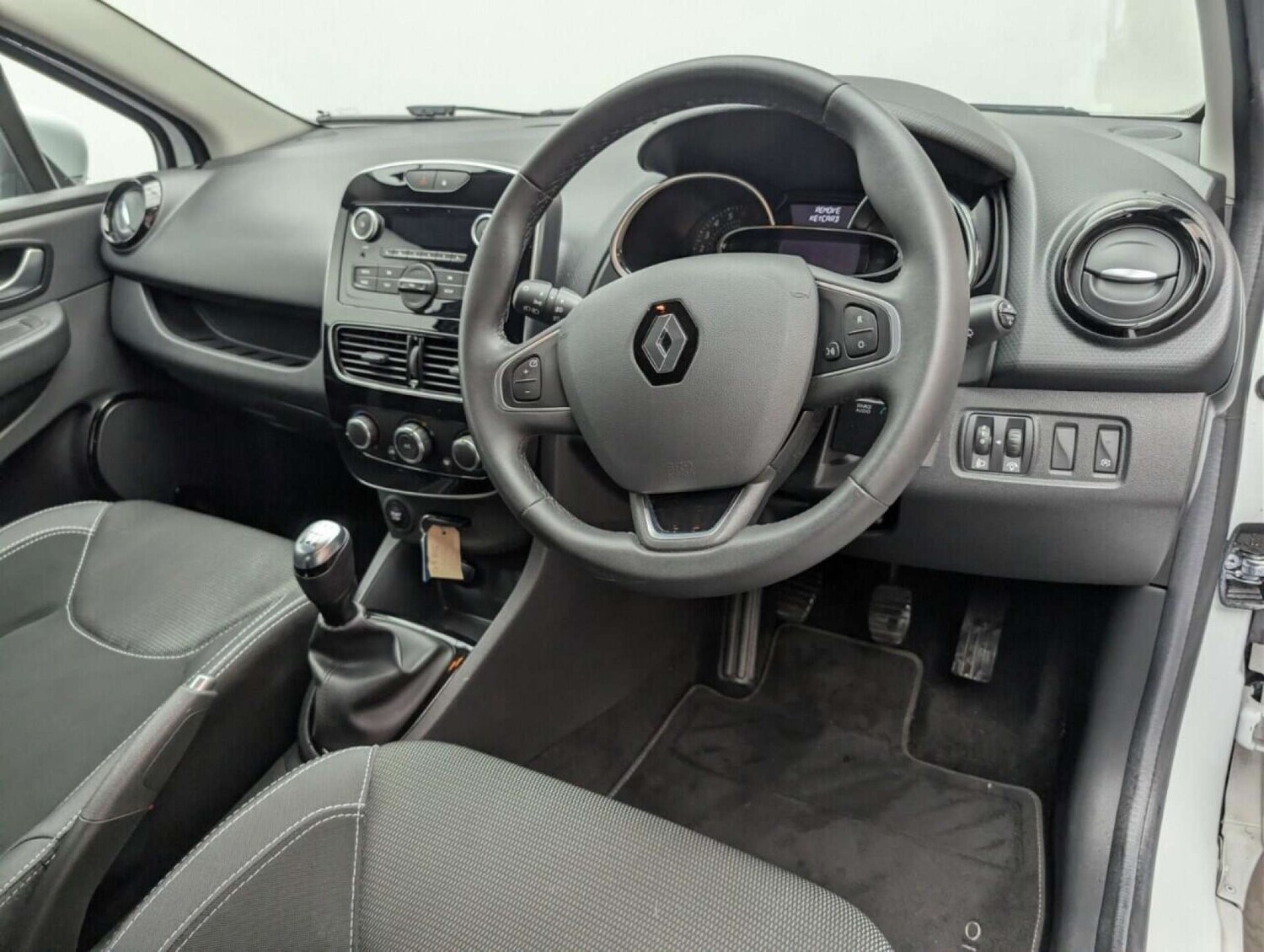 Used Renault Clio 2019 for sale - 77713880: Photo 11