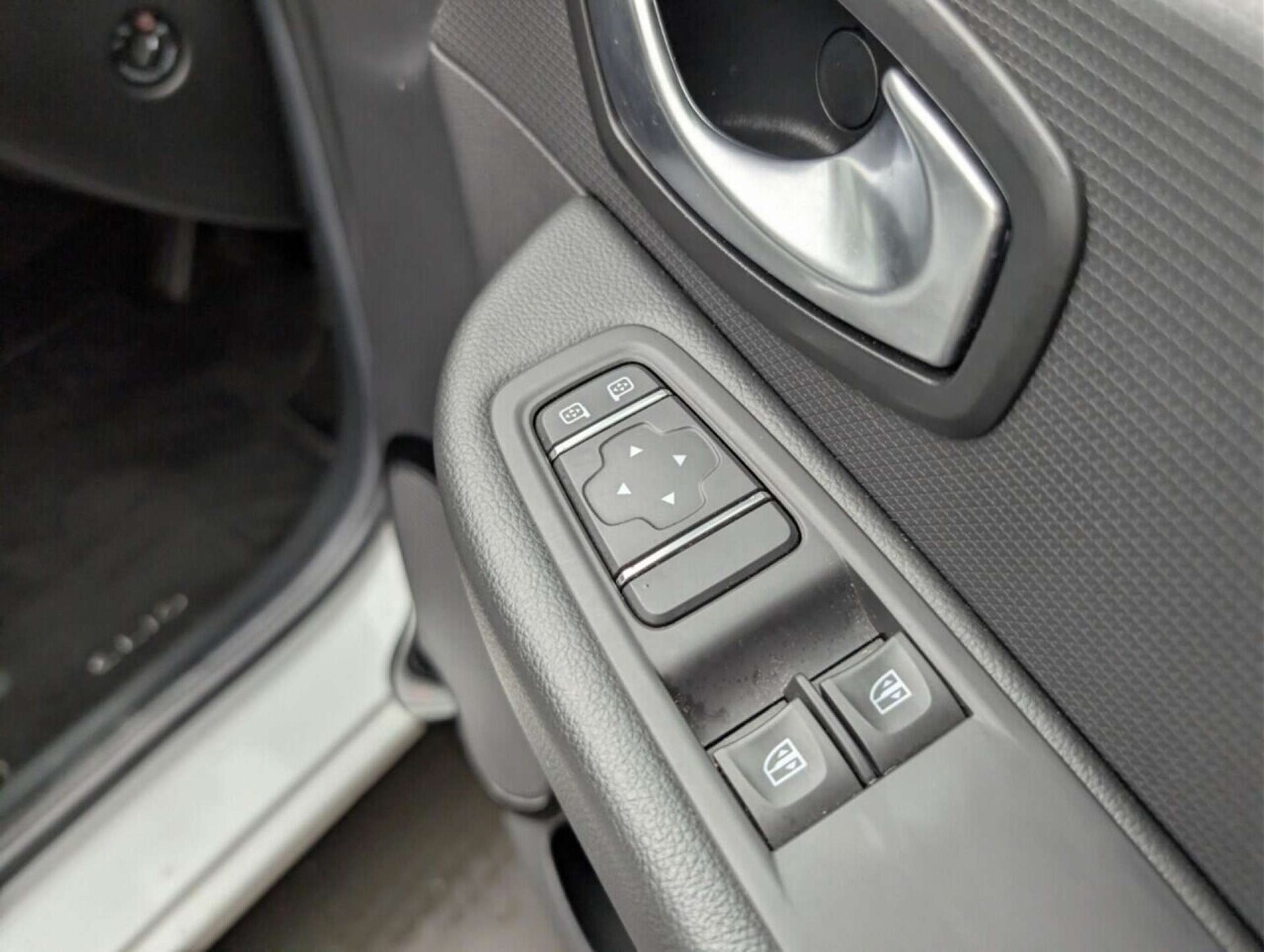 Used Renault Clio 2019 for sale - 77713880: Photo 18