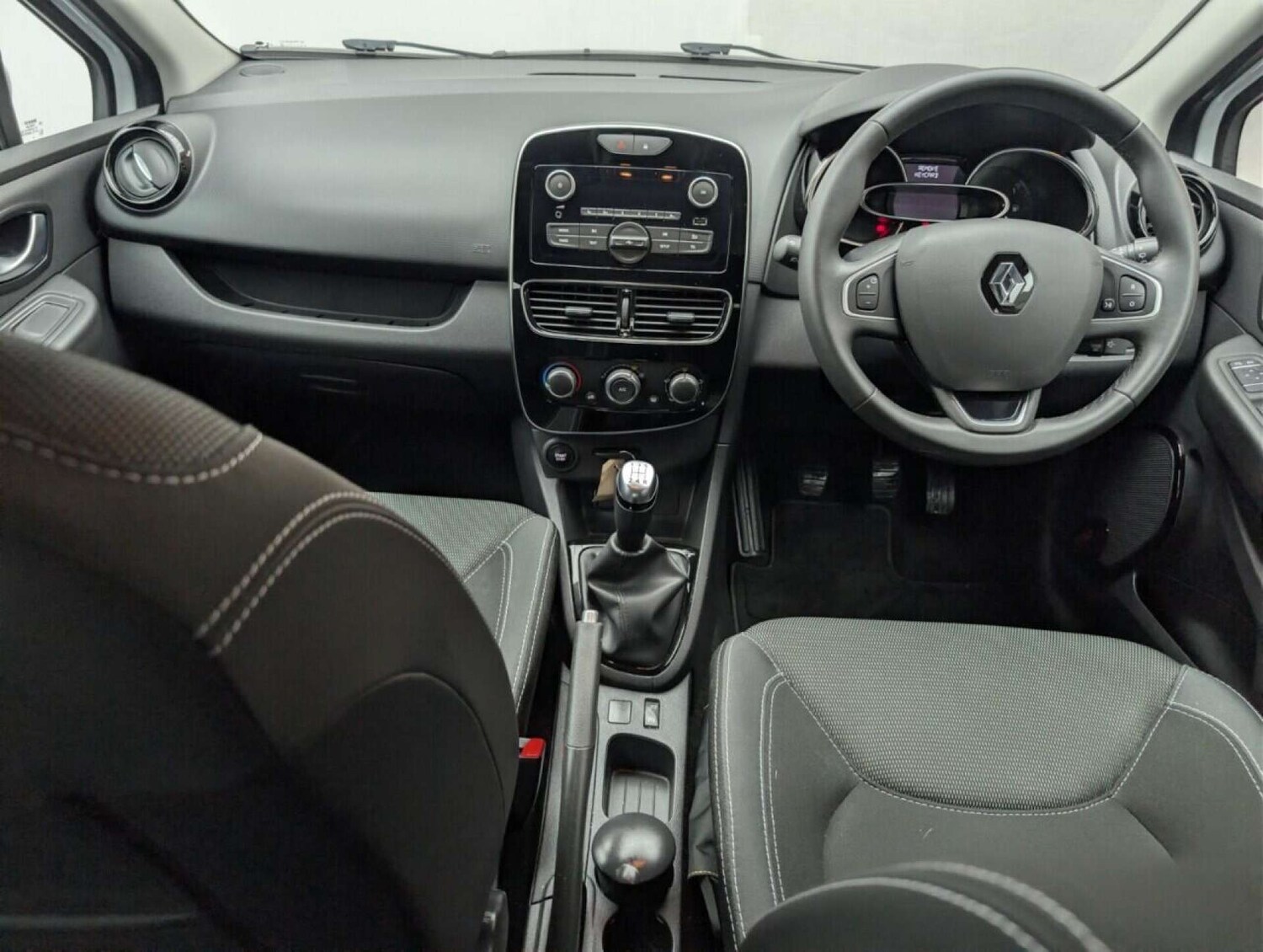 Used Renault Clio 2019 for sale - 77713880: Photo 20
