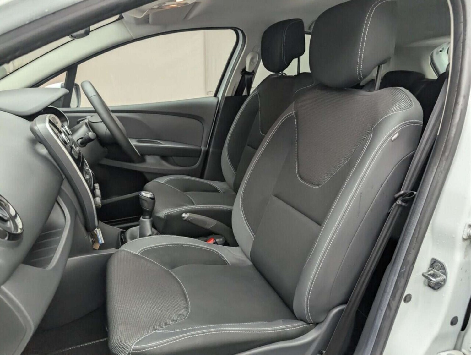 Used Renault Clio 2019 for sale - 77713880: Photo 24